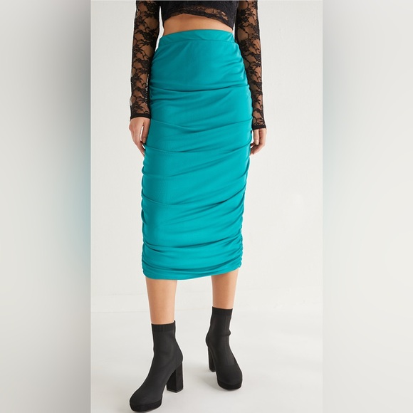 New Francesca’s Patricia Draping Tube Midi Skirt - Picture 4 of 6